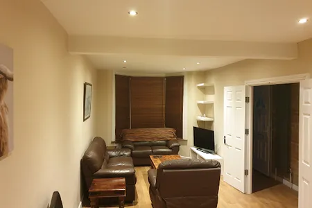Beautiful 4 bedroom | 3 bath | garden house, 3 mins to East Croydon