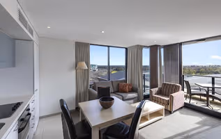 Oaks Adelaide Horizons Suites
