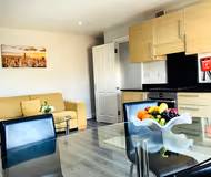 Studios on Glenthorne Road in Hammersmith living room