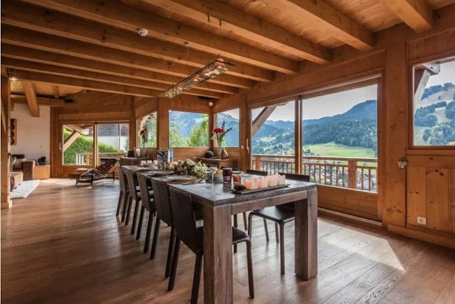 OVERLOOKING THE RELENTLESSLY BREATHTAKING VIEW-LUXURY CHALET IN MORZINE