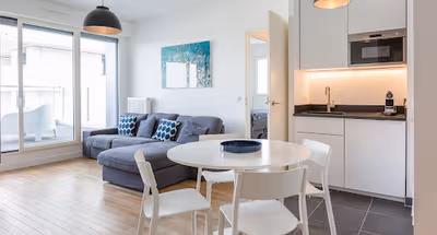 Two Bedroom Apartment in Issy les Moulineaux