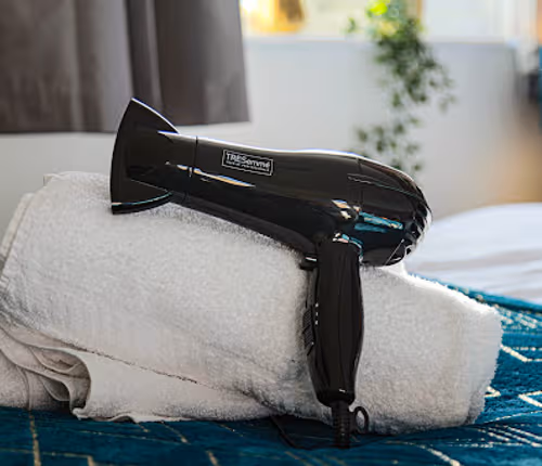 Petworth House - Close to CMK - Parking & Garden