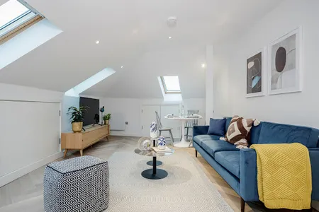 Newman Street Apartment in Fitzrovia