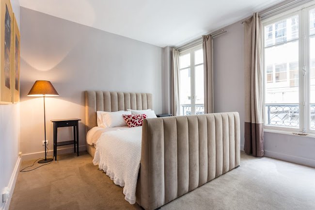 150M2 DESIGNER FLAT ON RUE DU FAUBOURG HONORE