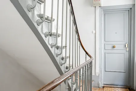 OLD FRENCH LIVING IN LOUVRE- PALAIS ROYAL