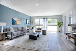 N Crescent Dr Apartment