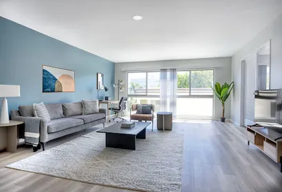 N Crescent Dr Apartment