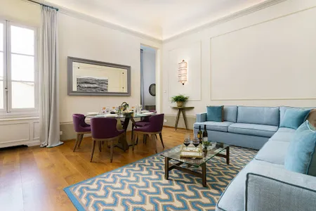 19TH CENTURY LUXURY- A STONE’S THROW FROM UFFIZI