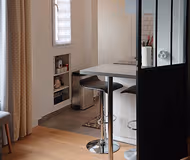 Serene One Bedroom, 10-mins to Eiffel