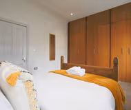 Spacious 4 Bedroom House- Walking Distance to City Centre & Great Backyard