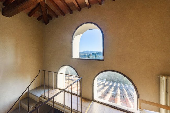 CLASSIC TUSCAN VILLA WITH SWIMMING POOL AND GARDEN