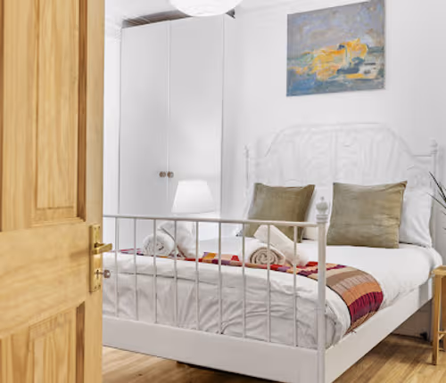 Artistic Unique Flat at Newington Green