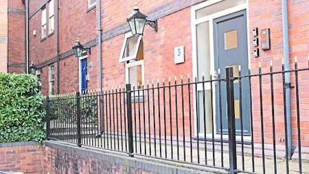 Luxury Central Chester Apartment - Free Parking