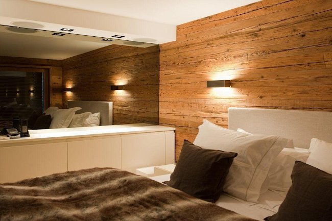 A SUN-DRENCHED LUXURY WITH EXCEPTIONAL VIEWS OF COMBINS MASSIF AND MONT BLANC