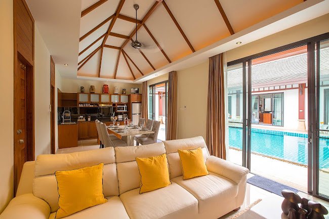 Spacious Pool Villa in Rawai Beach