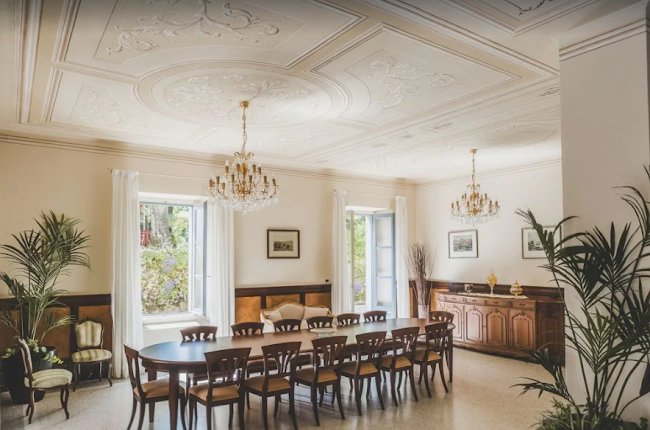 Magnificient Villa located right on the shores of Lake Como