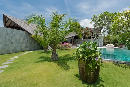 Exceptionally Stylish Pool Villa Near Petitenget Beach