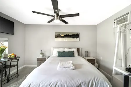 Bright & Cosy Studio in Coral Way - Brickell Area