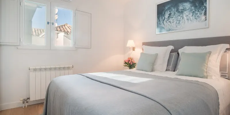 Master bedroom at Splendom Housing Lagasca