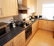 Full kitchen at Knightsbridge Court