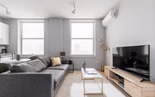 S Wells Street Apartment