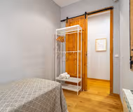 Dreta de l'E Serviced Apartment