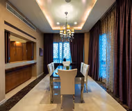 Boulevard Street Apartment