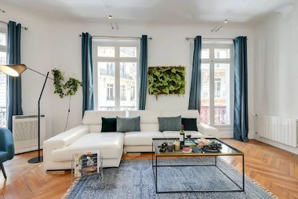 165M2 LAVISH ABODE-AVE MONTAIGNE & CHAMPS ELYSEES
