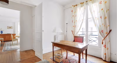 THE LUXURY NEIGHBORHOOD OF PARIS - BEAUQUARTIER MADELEINE