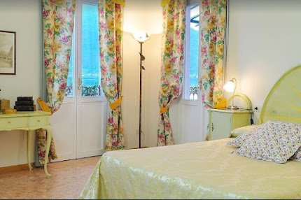 Solution FOR A Luxury Stay-13000 M2 Exotic Italian Lake Front Home IN Mennagio