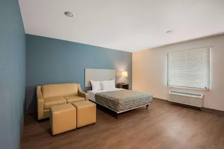 Bellflower - Los Angeles Apartment