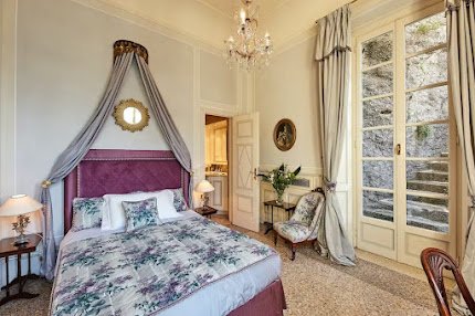 550M2 LUXURY WITH PANORAMIC VIEWS AND ALFRESCO DINNERS