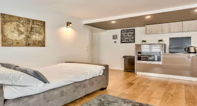 MONTORGUEIL MARKET-A UNIQUE BOUTIQUE FAMILY RENTAL
