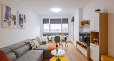 100 ulitsa Serviced Apartment