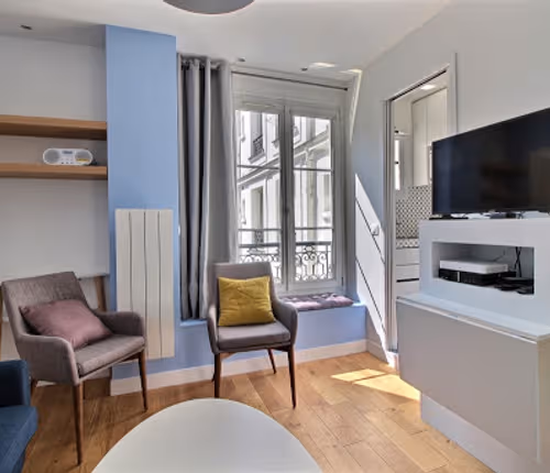Living area at Rue du Colisée Serviced Apartment, Champs Elysees