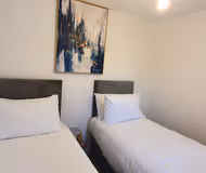 Modern Spacious 4 Bedroom House with Garden & Parking