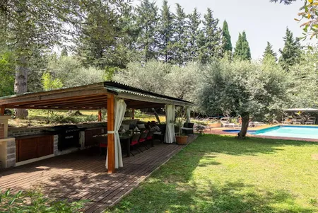 GRAND & STUNNING TUSCAN VILLA CLOSE TO CITY CENTER