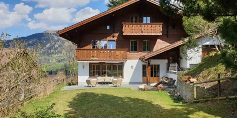 A Private Chalet With Views Over the Eggli and the Oldenhorn