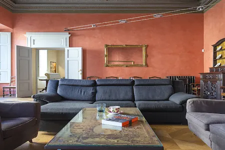 UNIQUE ABODE HIGHLIGHTING FRESCOES -VIA LA MARMORA