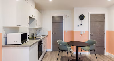 YourApartment - Clifton Village - King Studio