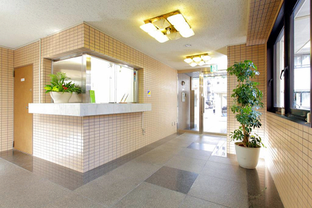 Bright living area at Tamagawa Apartments