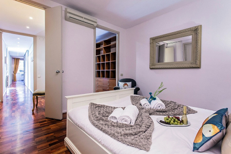 Luxury bedroom at Dali Apartment Gracia