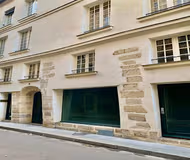 LEADING DIRECTLY TO THE SEINE &NOTREDAME-90M2 RUE BIEVRE