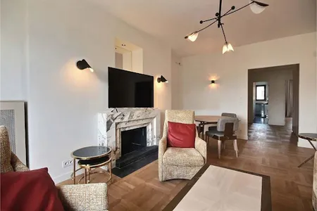 100M2 TOP FLOOR TRIANGLE D'OR AVENUE MONTAIGNE