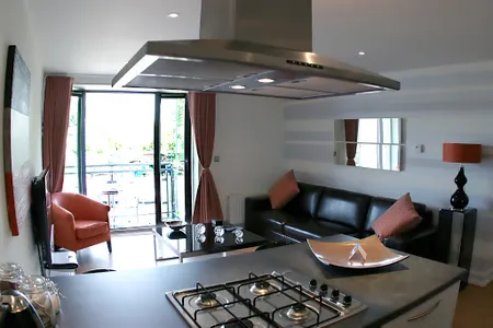 Baddow Road Apartment