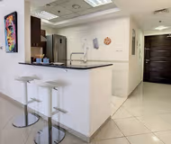 Calming Concorde Tower Apartment