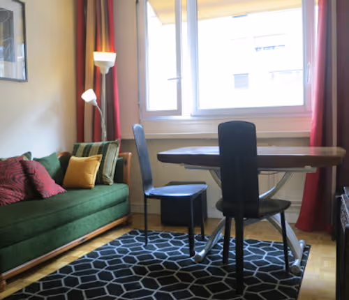 50M2 PARISIAN DECOR AND SUNSHINE EIFFEL VILLAGE