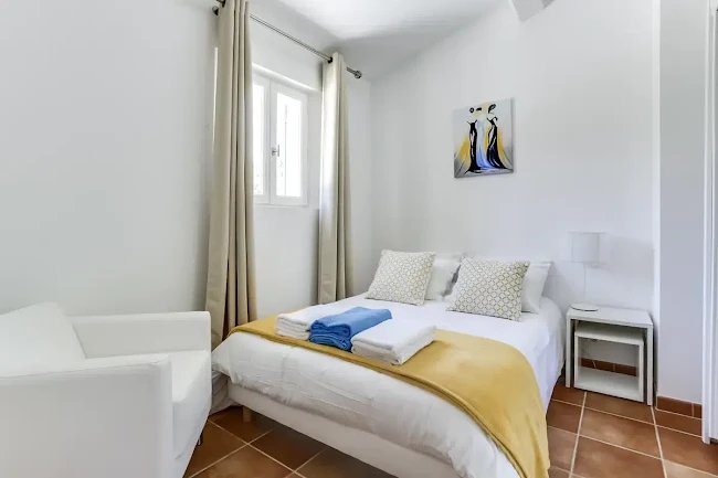 EXCEPTIONAL 320M2 BASTIDE OVERLOOKING THE GULF OF ST TROPEZ