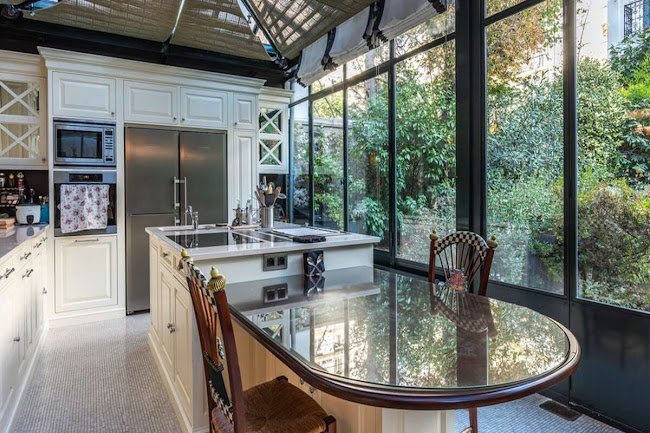 magical family villa Near Rue de la Pompe - 16th Eme.