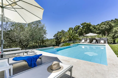 EXCEPTIONAL 320M2 BASTIDE OVERLOOKING THE GULF OF ST TROPEZ